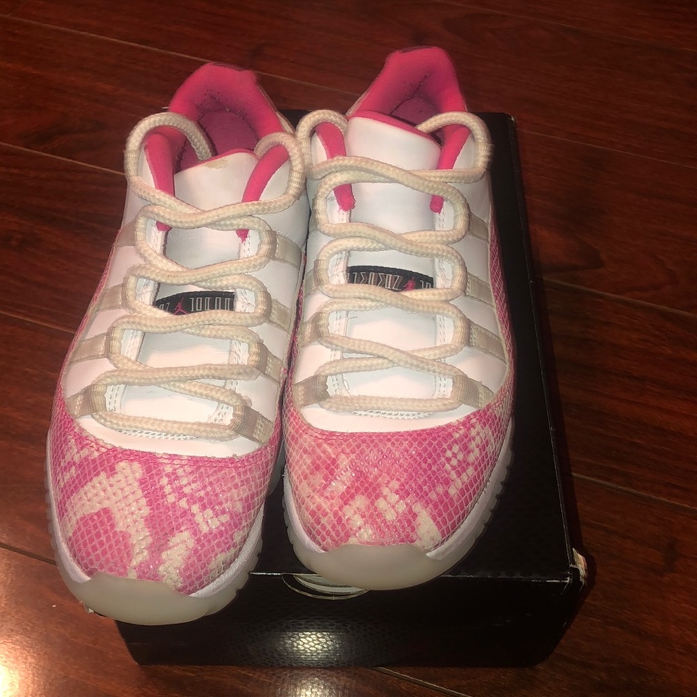 Jordan 11 retro low snake skins